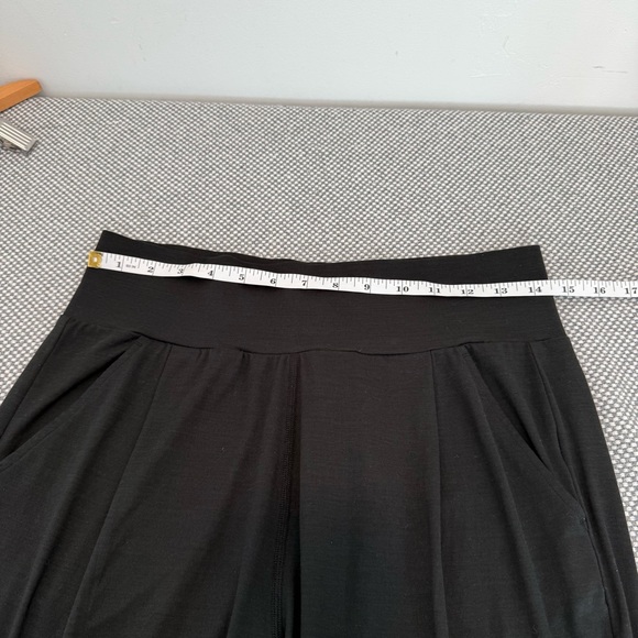 Vuori lux at ease pants harem pant  size M - Picture 7 of 10